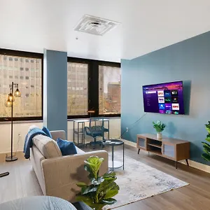  Apartment Vibrant Luxury Prime Location 24-7 Onsite Parking Gym Lounge United States