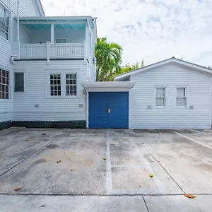  Holiday home Sweet Caroline United States
