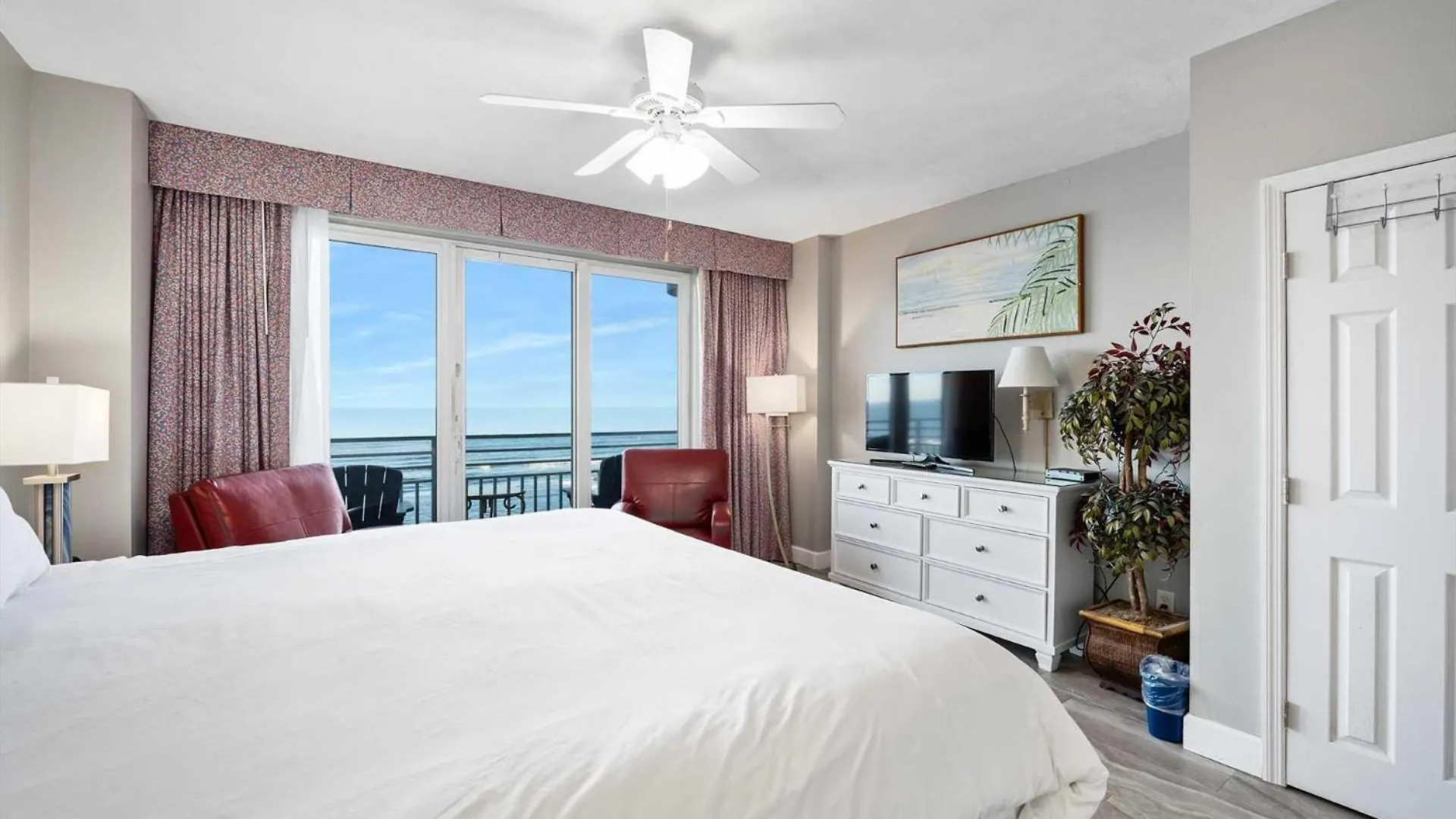 Holiday home Luxury 8Th Floor 2 Bedroom Condo Direct Oceanfront Wyndham Ocean Walk Resort Daytona Beach | 801
